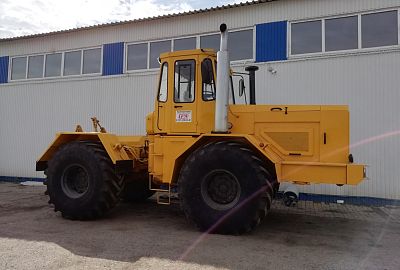 Модернизированный трактор К-700 с ДВС -7511